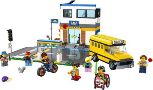LEGO® City Community 60329 Schule mit Schulbus2