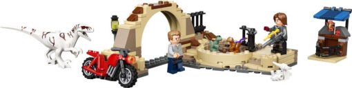 LEGO® Jurassic World™ 76945 Atrociraptor  Motorradverfolgungsjagd2