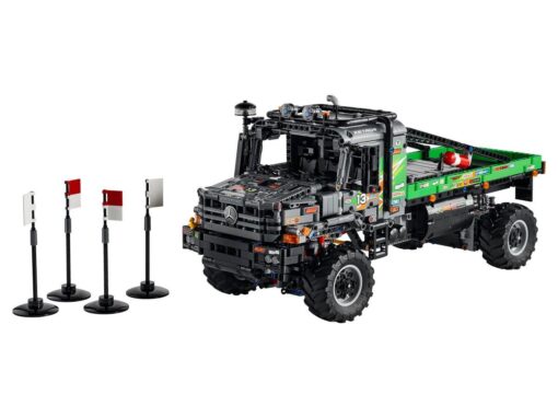 LEGO® Technic 42129 4x4 Mercedes-Benz Zetros Offroad-Truck2
