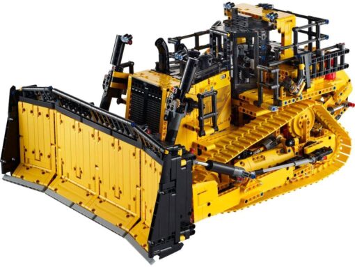LEGO® Technic 42131 - Cat® D11T Bulldozer2
